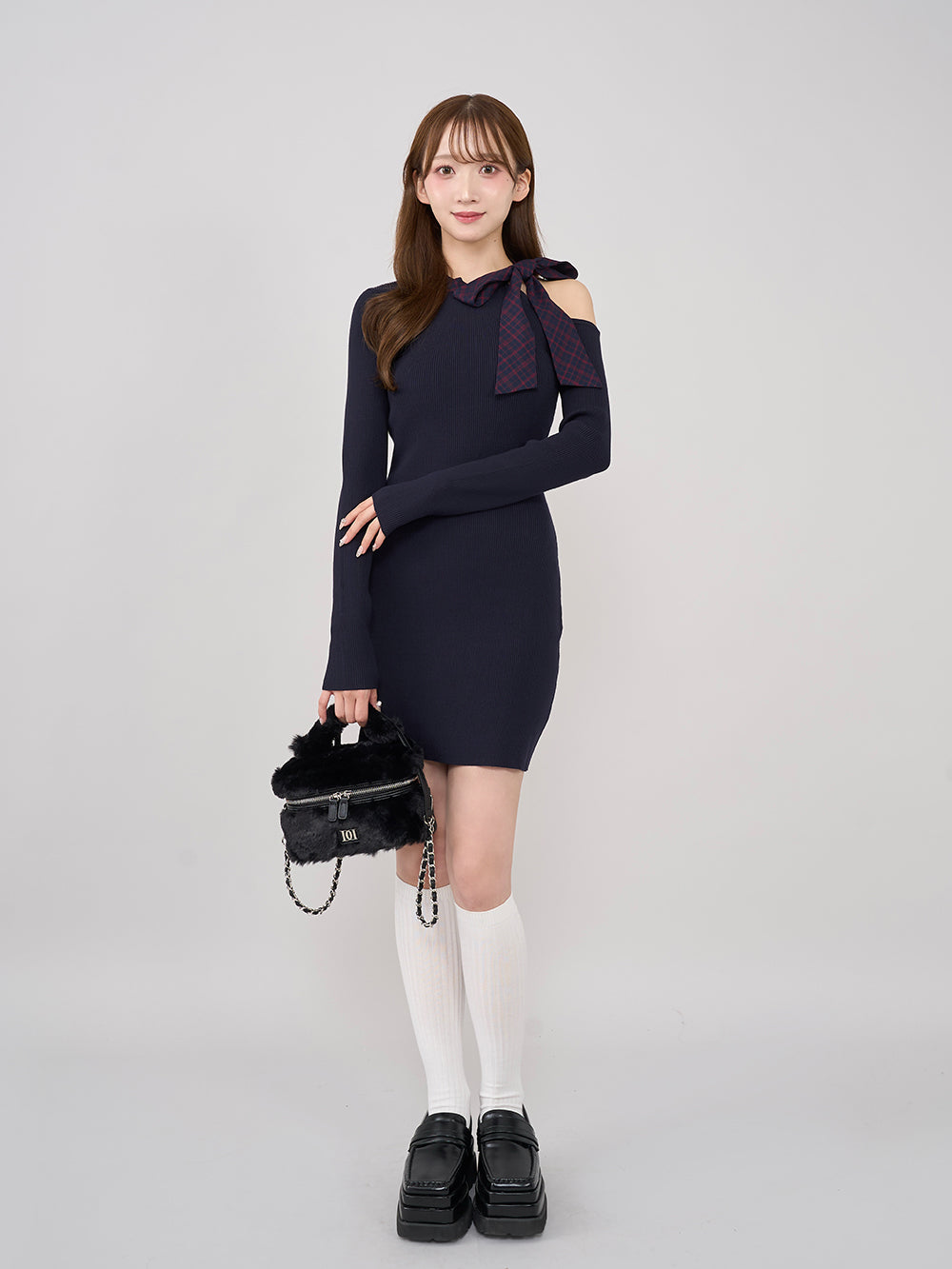 モデル：160cm（着用サイズ：FREE　着用カラー：NVY）