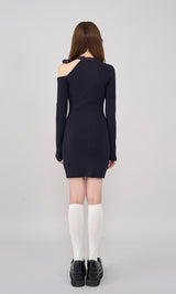 モデル：160cm（着用サイズ：FREE　着用カラー：NVY）