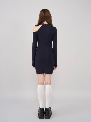 モデル：160cm（着用サイズ：FREE　着用カラー：NVY）