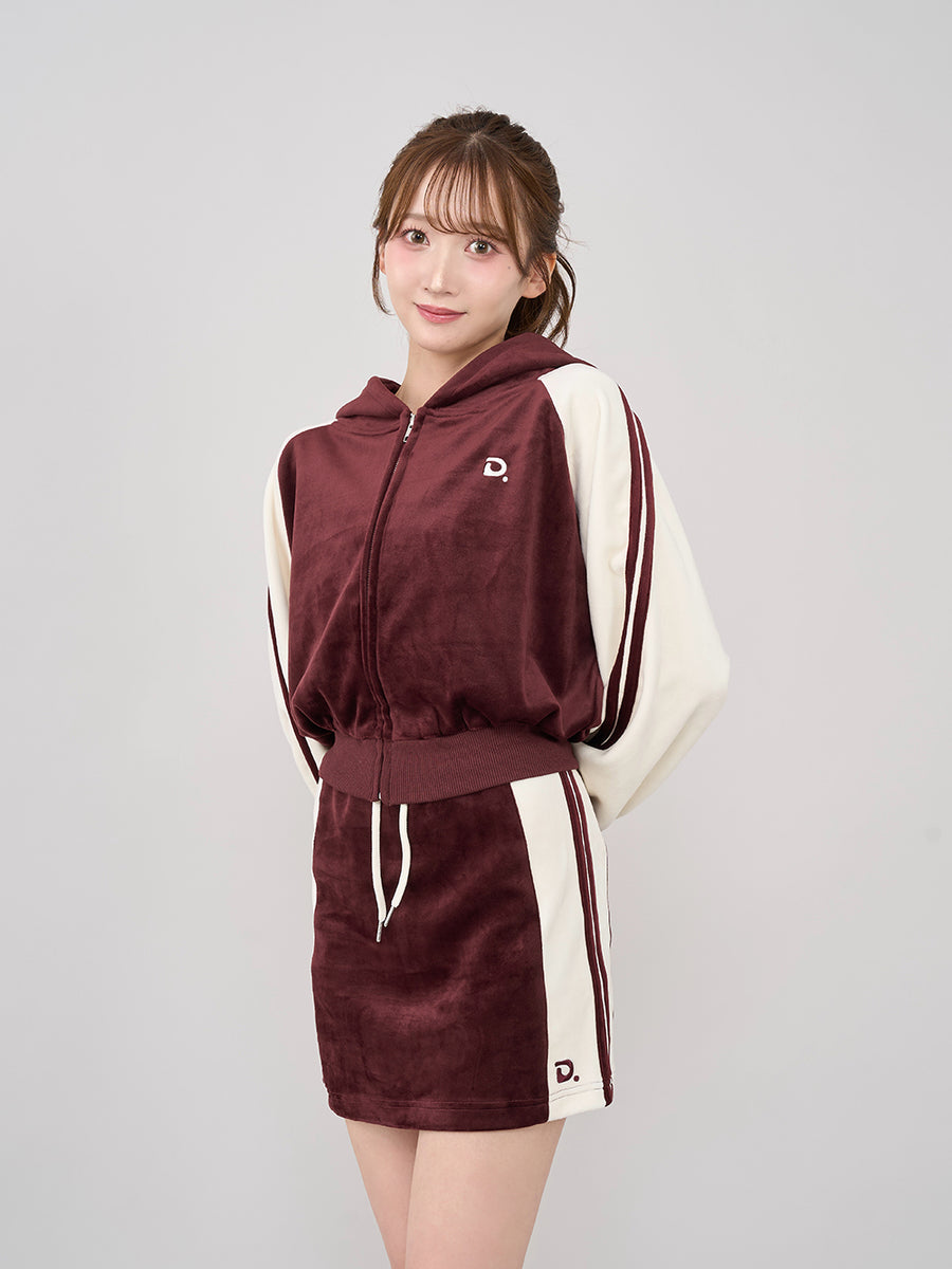 モデル：160cm（着用サイズ：FREE　着用カラー：BRD）