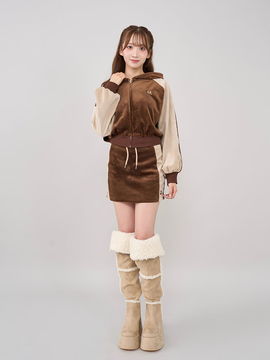 モデル：160cm（着用サイズ：FREE　着用カラー：BRN）