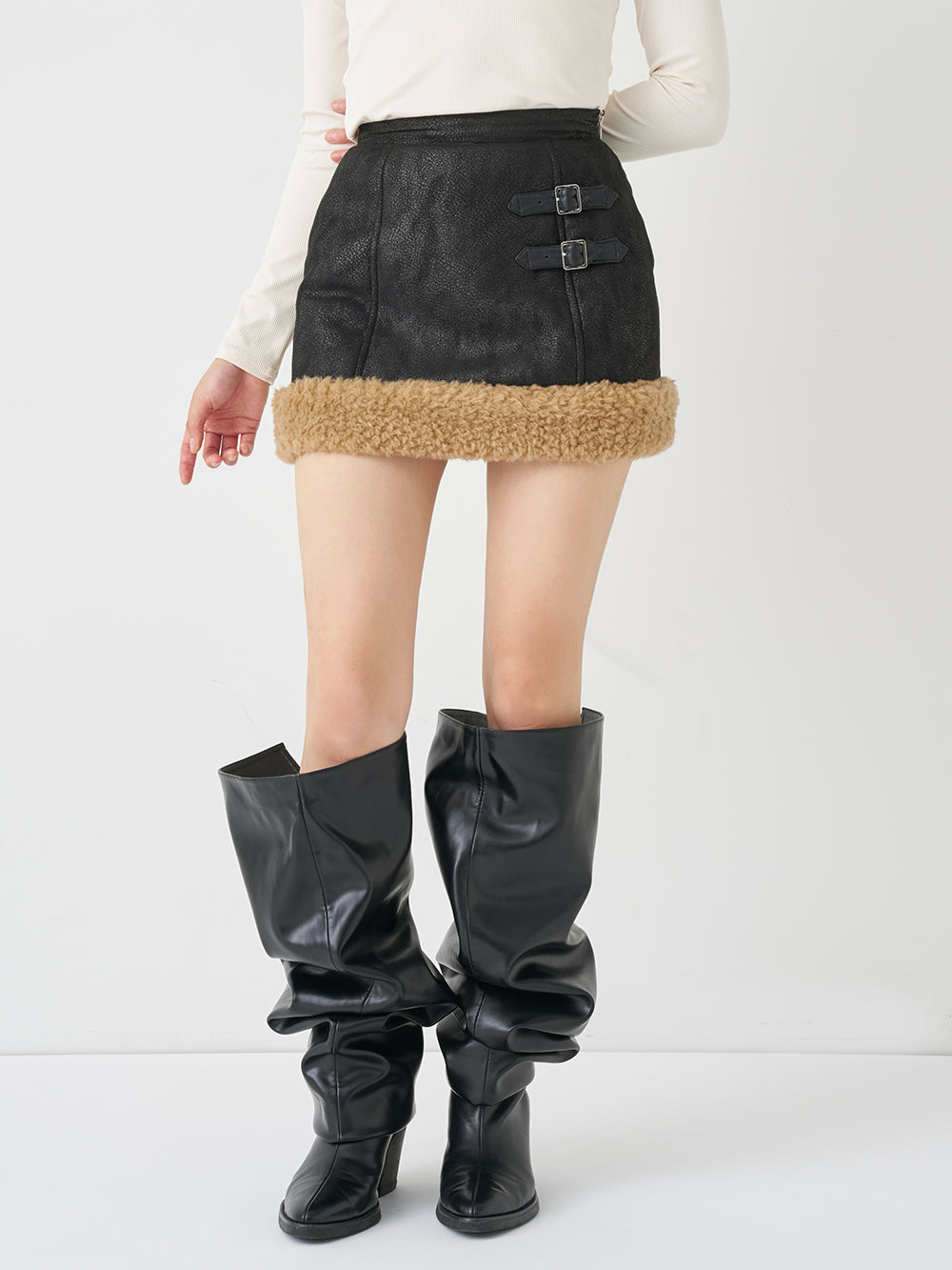 モデル：160cm（着用サイズ：S　着用カラー：BLK）