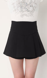 モデル：156cm（着用サイズ：FREE　着用カラー：BLK）