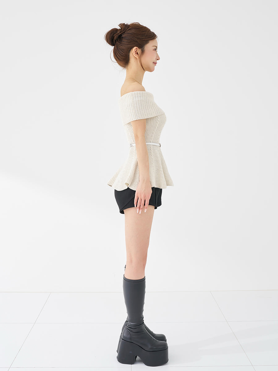 モデル：158cm（着用サイズ：FREE　着用カラー：IVO）