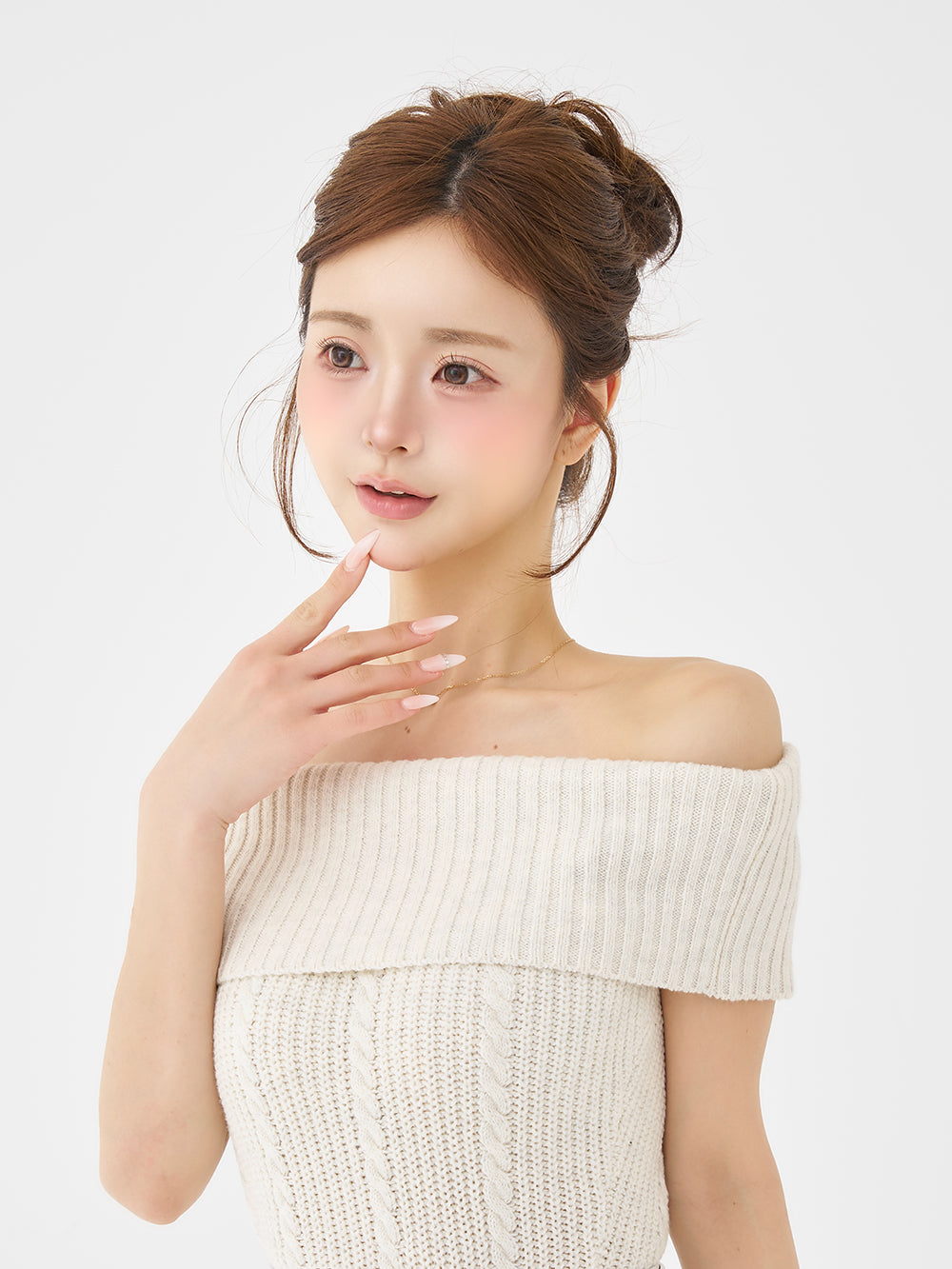 モデル：158cm（着用サイズ：FREE　着用カラー：IVO）