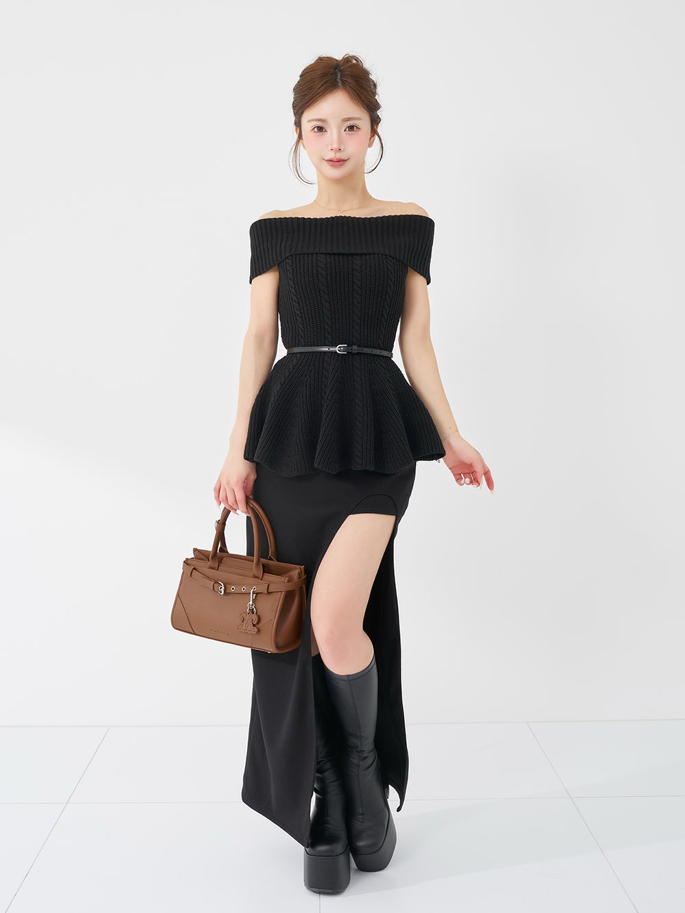 モデル：158cm（着用サイズ：FREE　着用カラー：BLK）