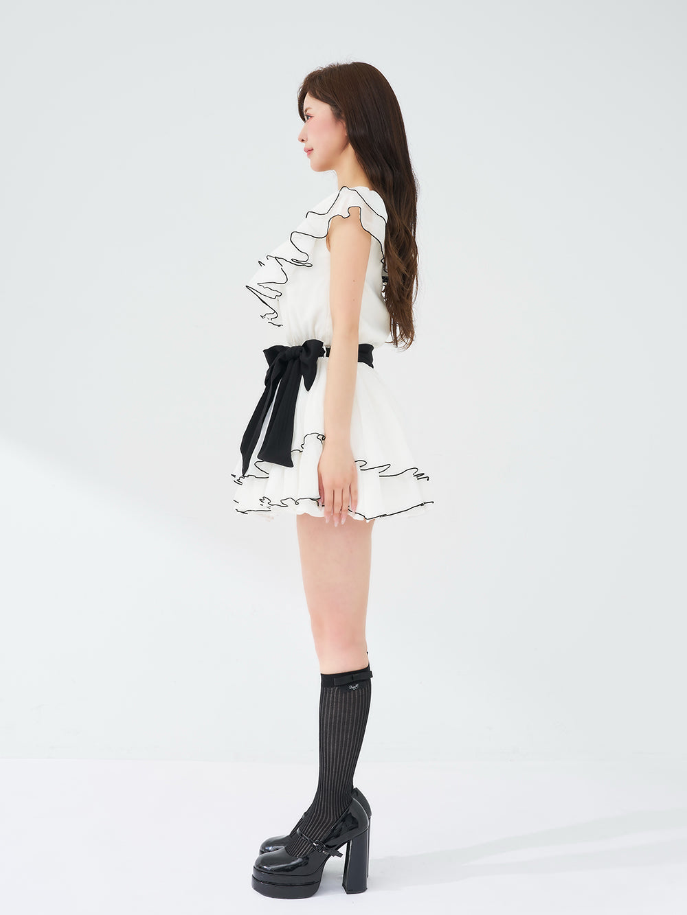 モデル：158cm（着用サイズ：FREE　着用カラー：WHT）