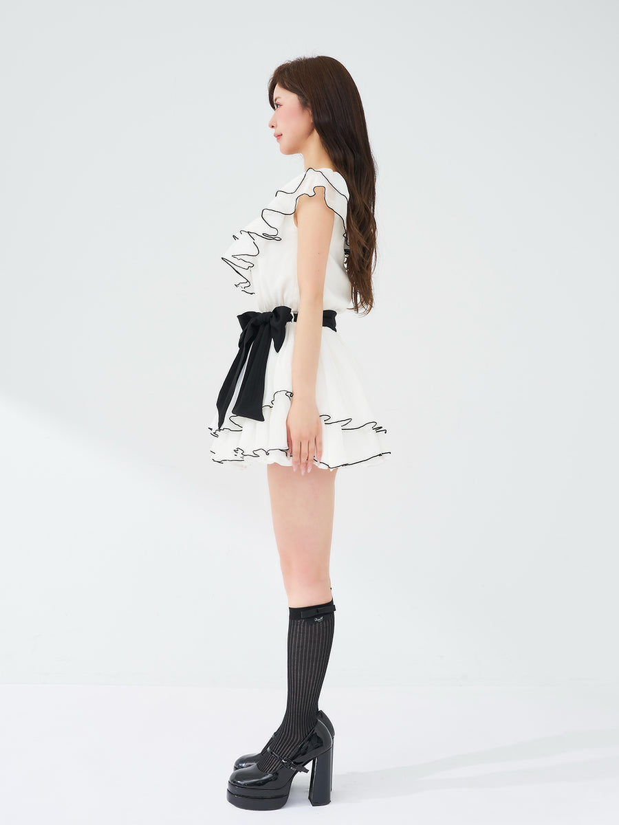モデル：158cm（着用サイズ：FREE　着用カラー：WHT）