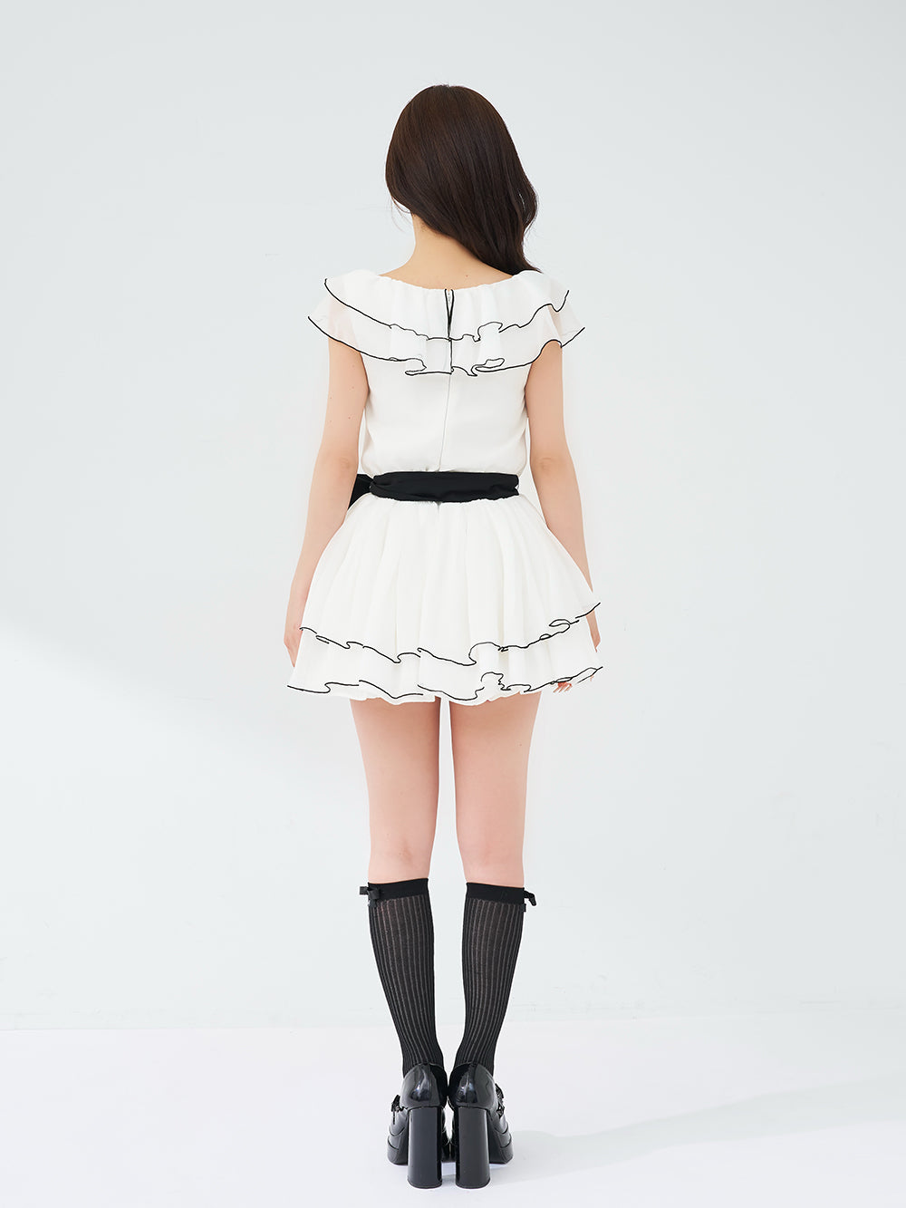 モデル：158cm（着用サイズ：FREE　着用カラー：WHT）