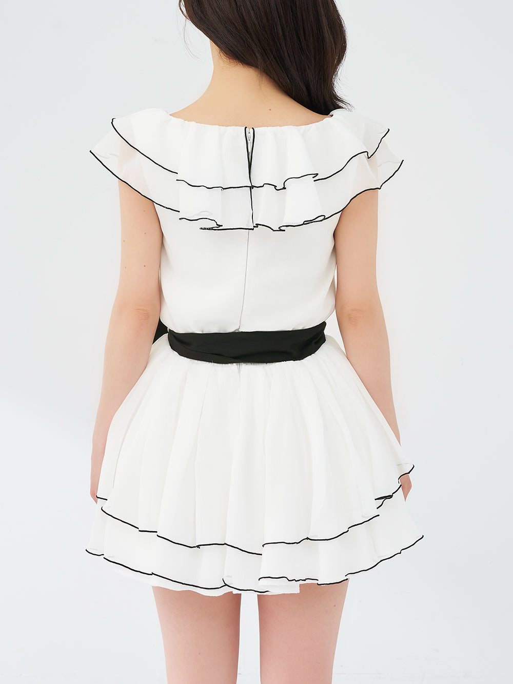 モデル：158cm（着用サイズ：FREE　着用カラー：WHT）