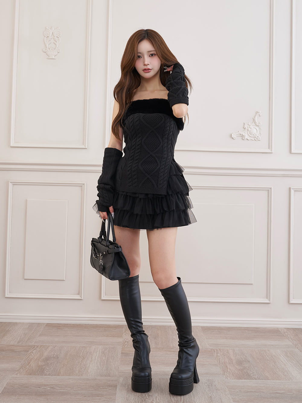 モデル：158cm（着用サイズ：FREE　着用カラー：BLK）