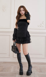 モデル：158cm（着用サイズ：FREE　着用カラー：BLK）