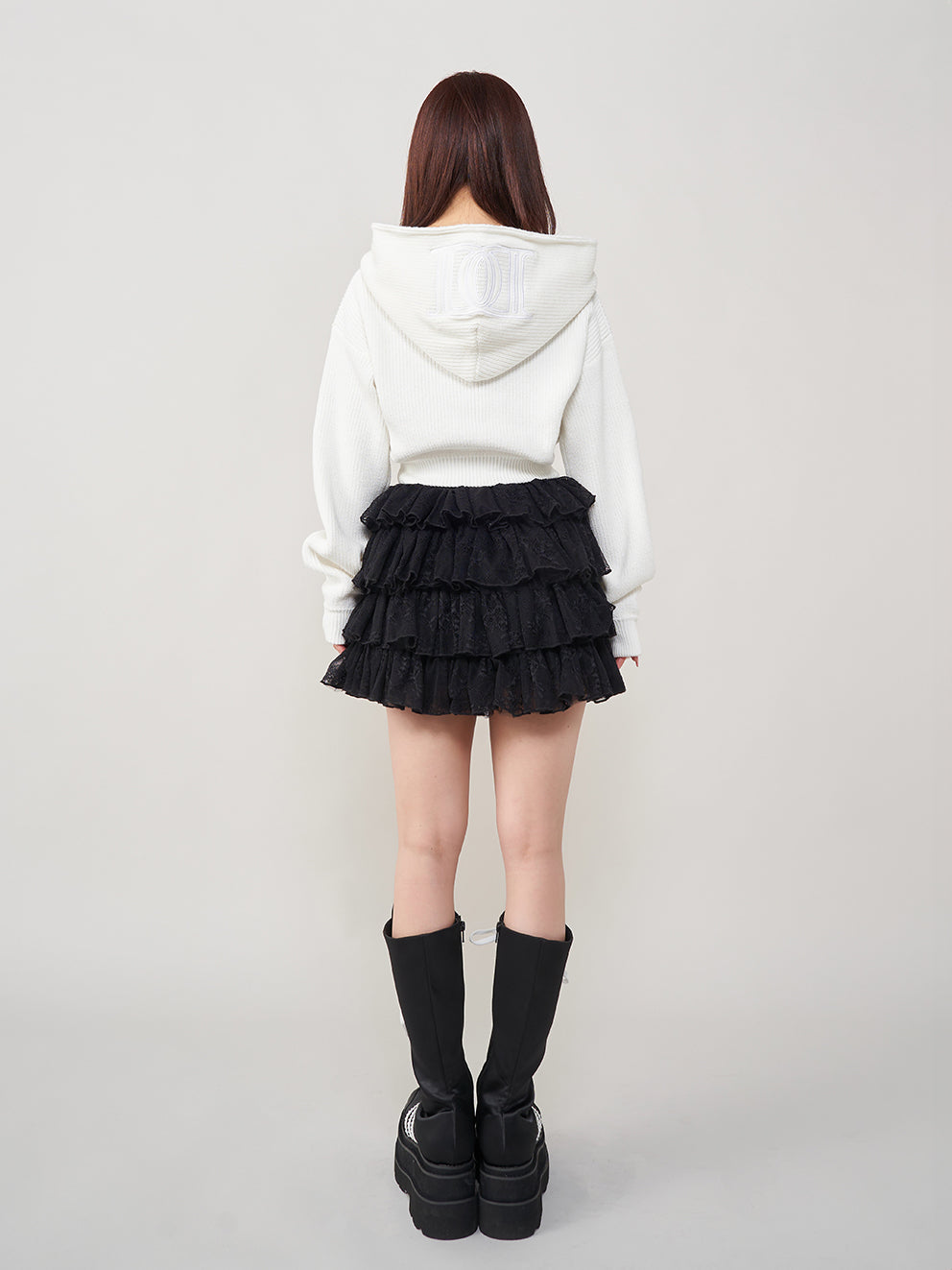 モデル：158cm（着用サイズ：FREE　着用カラー：BLK）