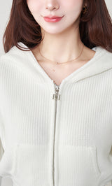 モデル：158cm（着用サイズ：FREE　着用カラー：WHT）