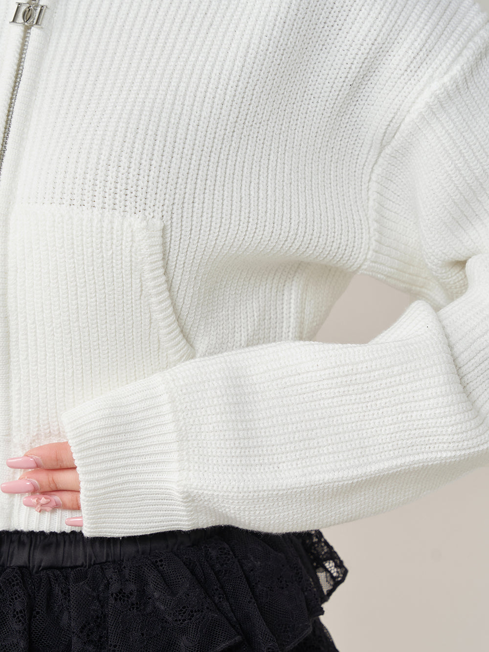 モデル：158cm（着用サイズ：FREE　着用カラー：WHT）