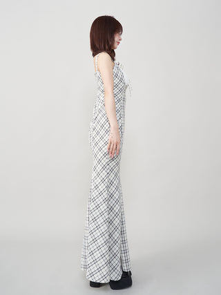 モデル：158cm（着用サイズ：FREE　着用カラー：BLK）