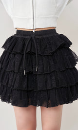 モデル：158cm（着用サイズ：FREE　着用カラー：BLK）