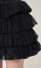 モデル：158cm（着用サイズ：FREE　着用カラー：BLK）