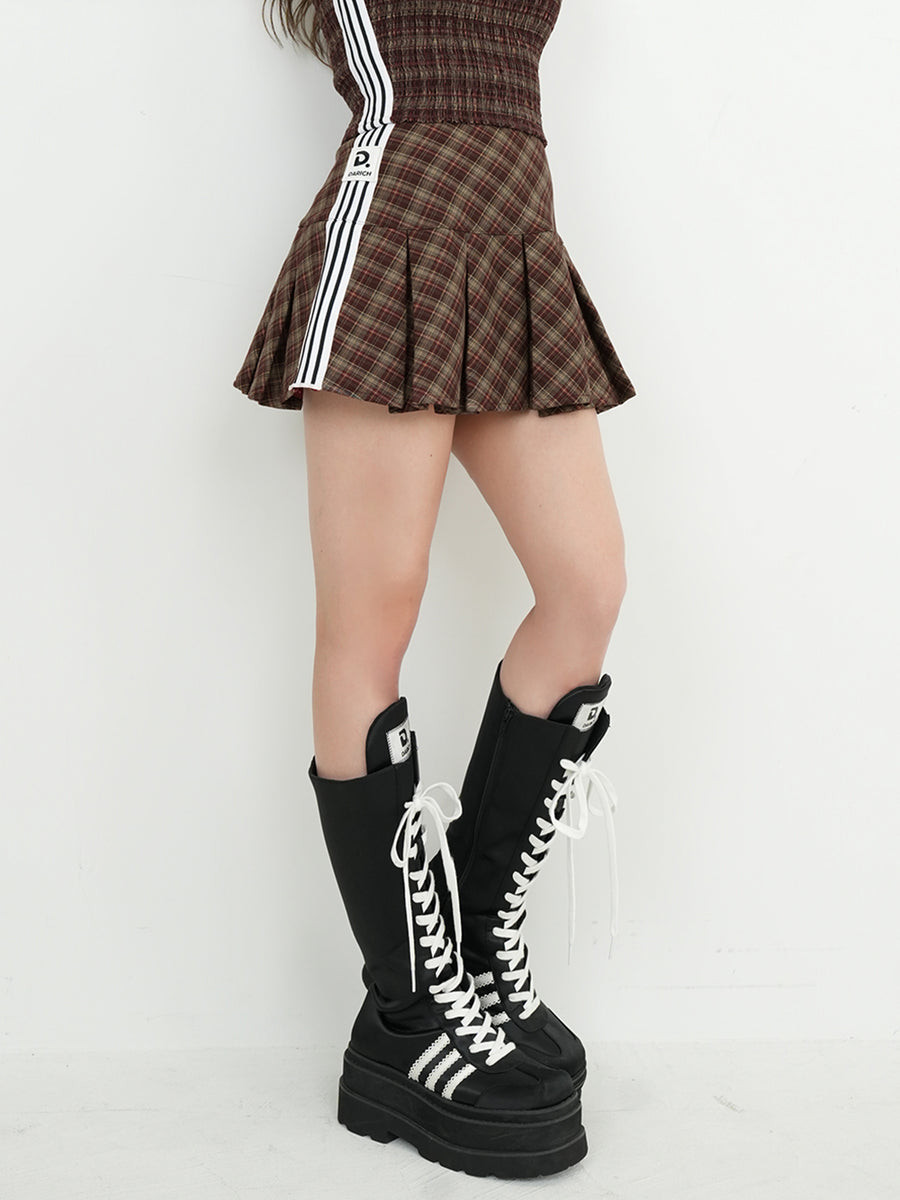 モデル：158cm（着用サイズ：S　着用カラー：RED）