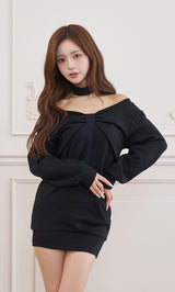 モデル：158cm（着用サイズ：FREE　着用カラー：BLK）