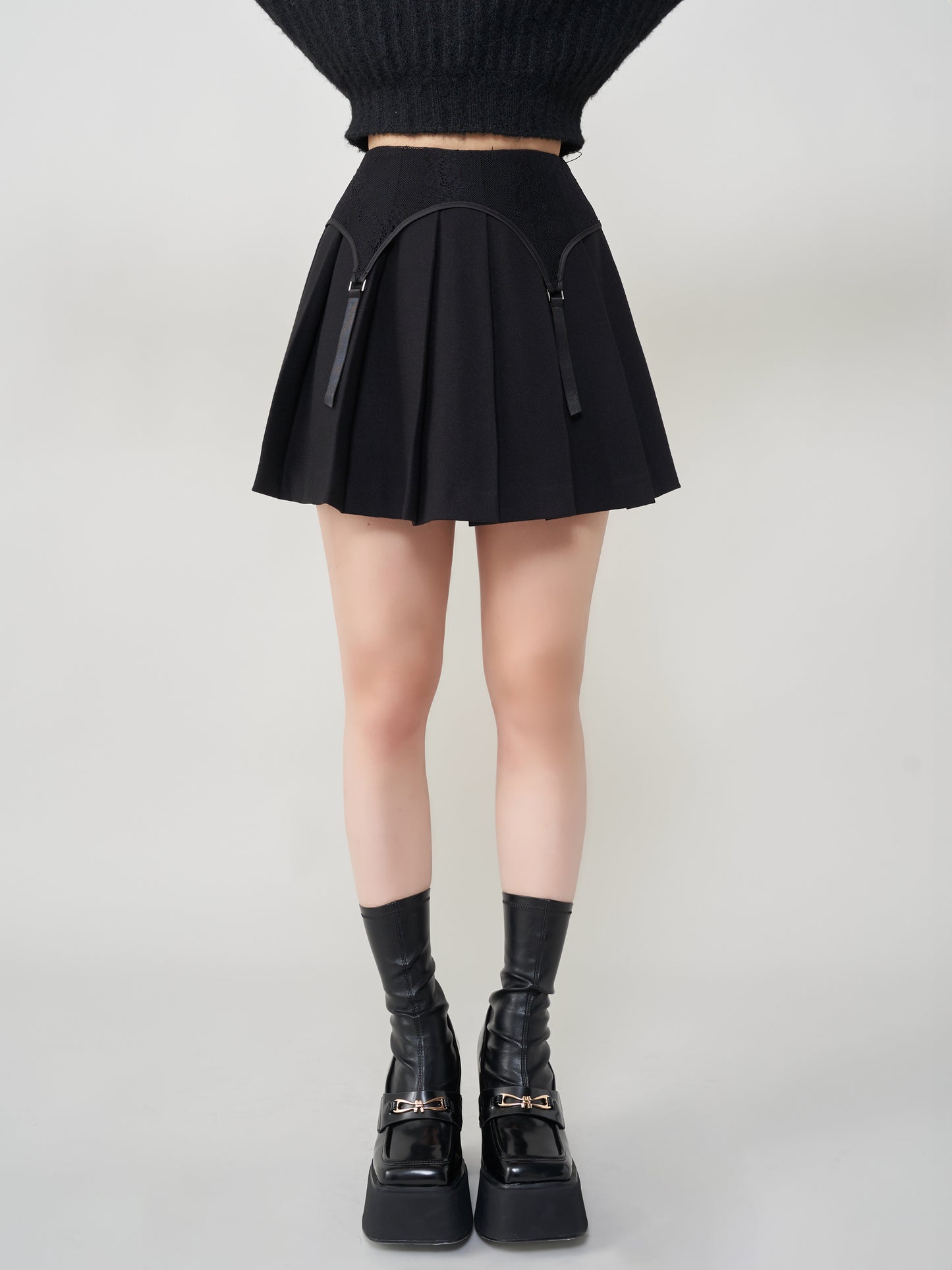 モデル：158cm（着用サイズ：S　着用カラー：BLK）