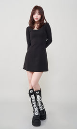 モデル：158cm（着用サイズ：FREE　着用カラー：BLK）