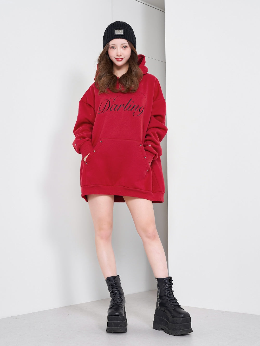 モデル：158cm（着用サイズ：FREE　着用カラー：RED）
