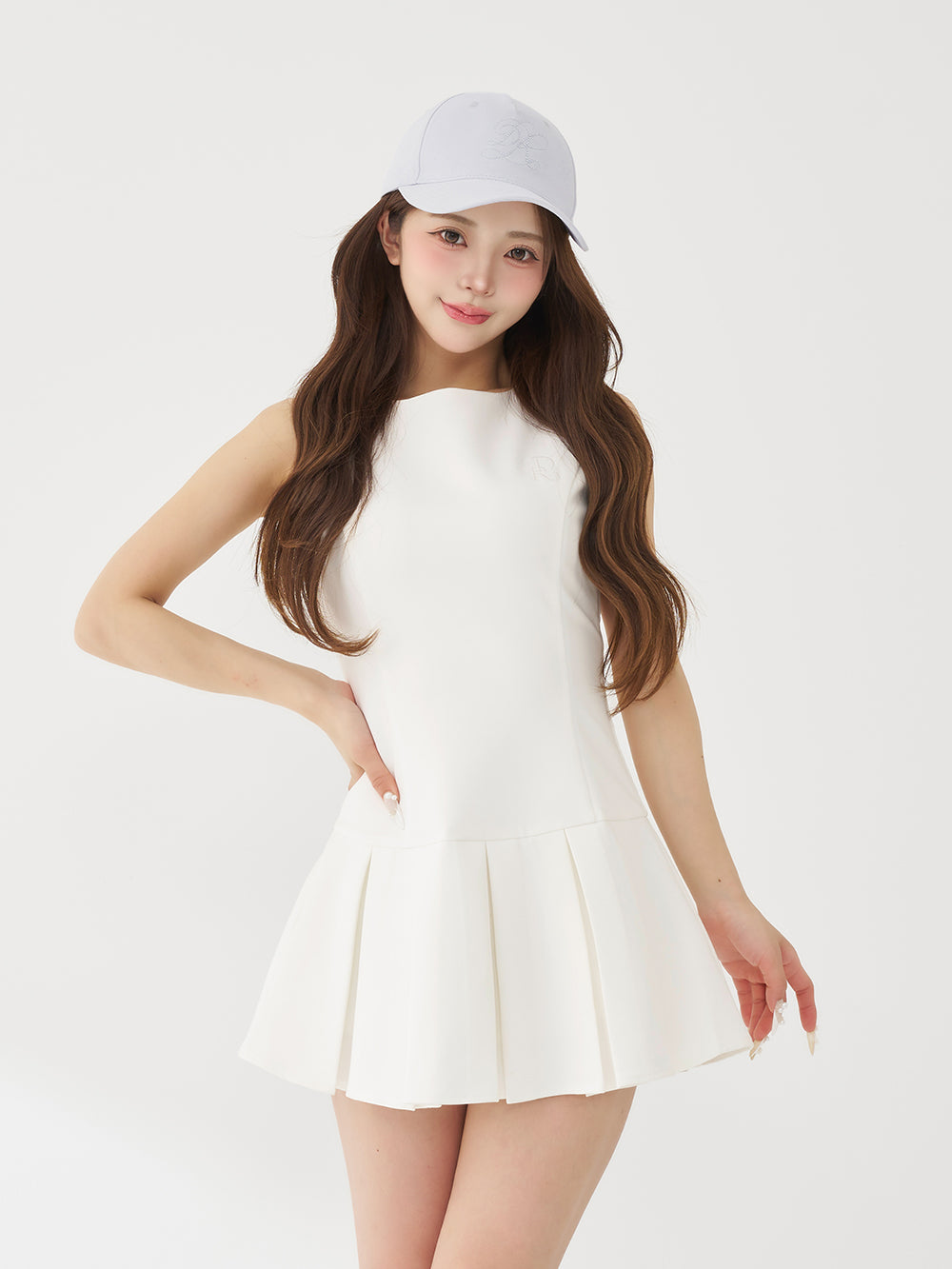 モデル：158cm（着用サイズ：FREE　着用カラー：WHT）