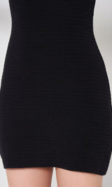 モデル：158cm（着用サイズ：FREE　着用カラー：BLK）