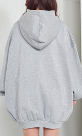 モデル：158cm（着用サイズ：FREE　着用カラー：GRY）