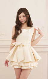 モデル：158cm（着用サイズ：FREE　着用カラー：IVO）