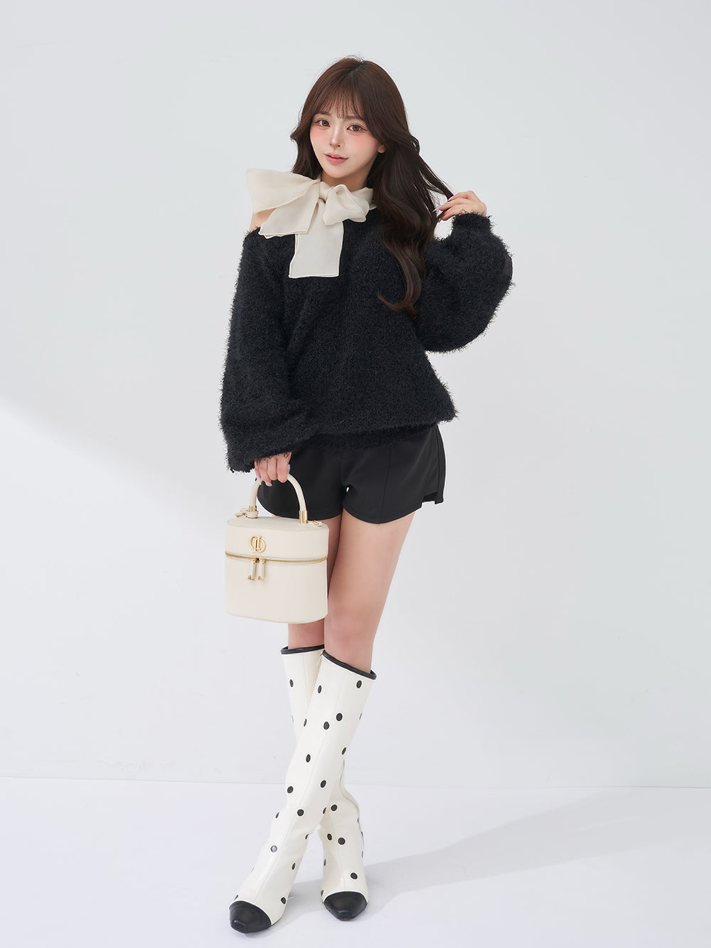 モデル：158cm（着用サイズ：FREE　着用カラー：BLK）