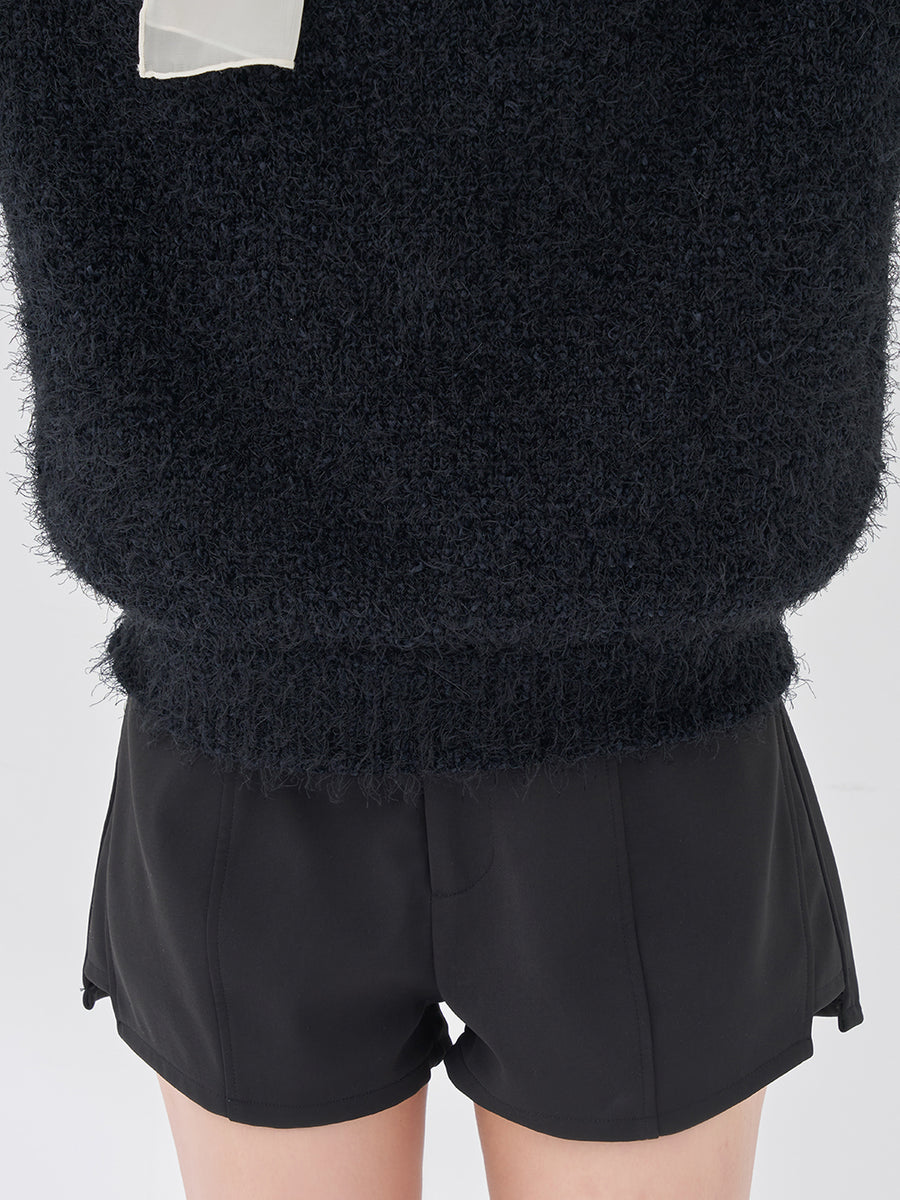 モデル：158cm（着用サイズ：FREE　着用カラー：BLK）