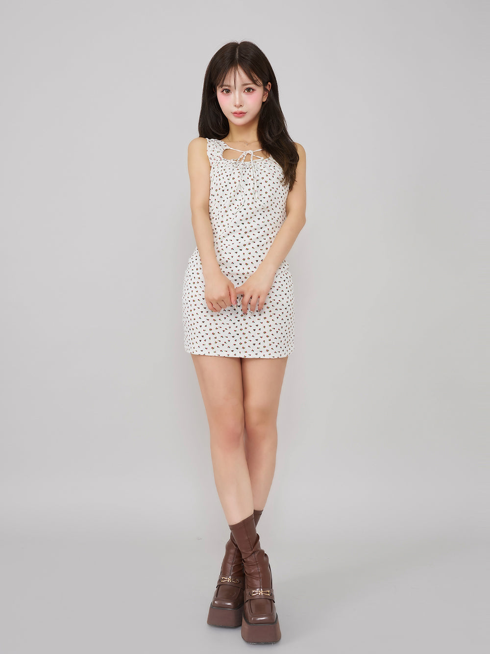モデル：158cm（着用サイズ：FREE　着用カラー：WHT）