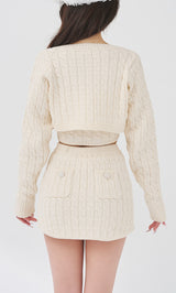 モデル：158cm（着用サイズ：FREE　着用カラー：IVO）