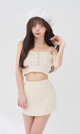 モデル：158cm（着用サイズ：FREE　着用カラー：IVO）