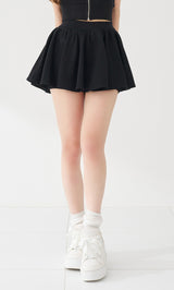 モデル：158cm（着用サイズ：FREE　着用カラー：BLK）
