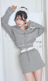 モデル：158cm（着用サイズ：FREE　着用カラー：GRY）