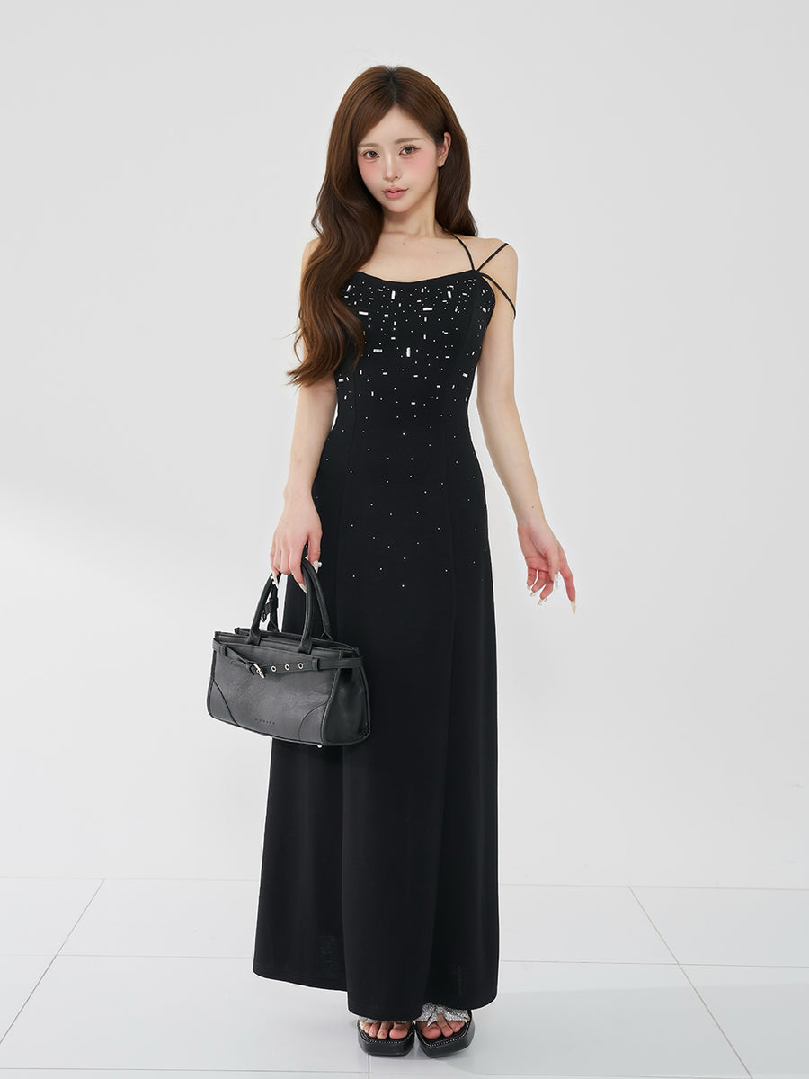 モデル：158cm（着用サイズ：FREE　着用カラー：BLK）
