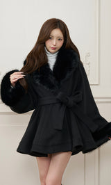 モデル：158cm（着用サイズ：FREE　着用カラー：BLK）