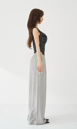 モデル：158cm（着用サイズ：FREE　着用カラー：BLK）