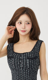 モデル：158cm（着用サイズ：FREE　着用カラー：BLK）