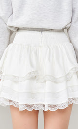 モデル：160cm（着用サイズ：FREE　着用カラー：WHT）