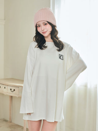 モデル：158cm（着用サイズ：FREE　着用カラー：WHT）