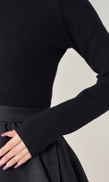 モデル：158cm（着用サイズ：FREE　着用カラー：BLK）