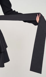 モデル：158cm（着用サイズ：FREE　着用カラー：BLK）