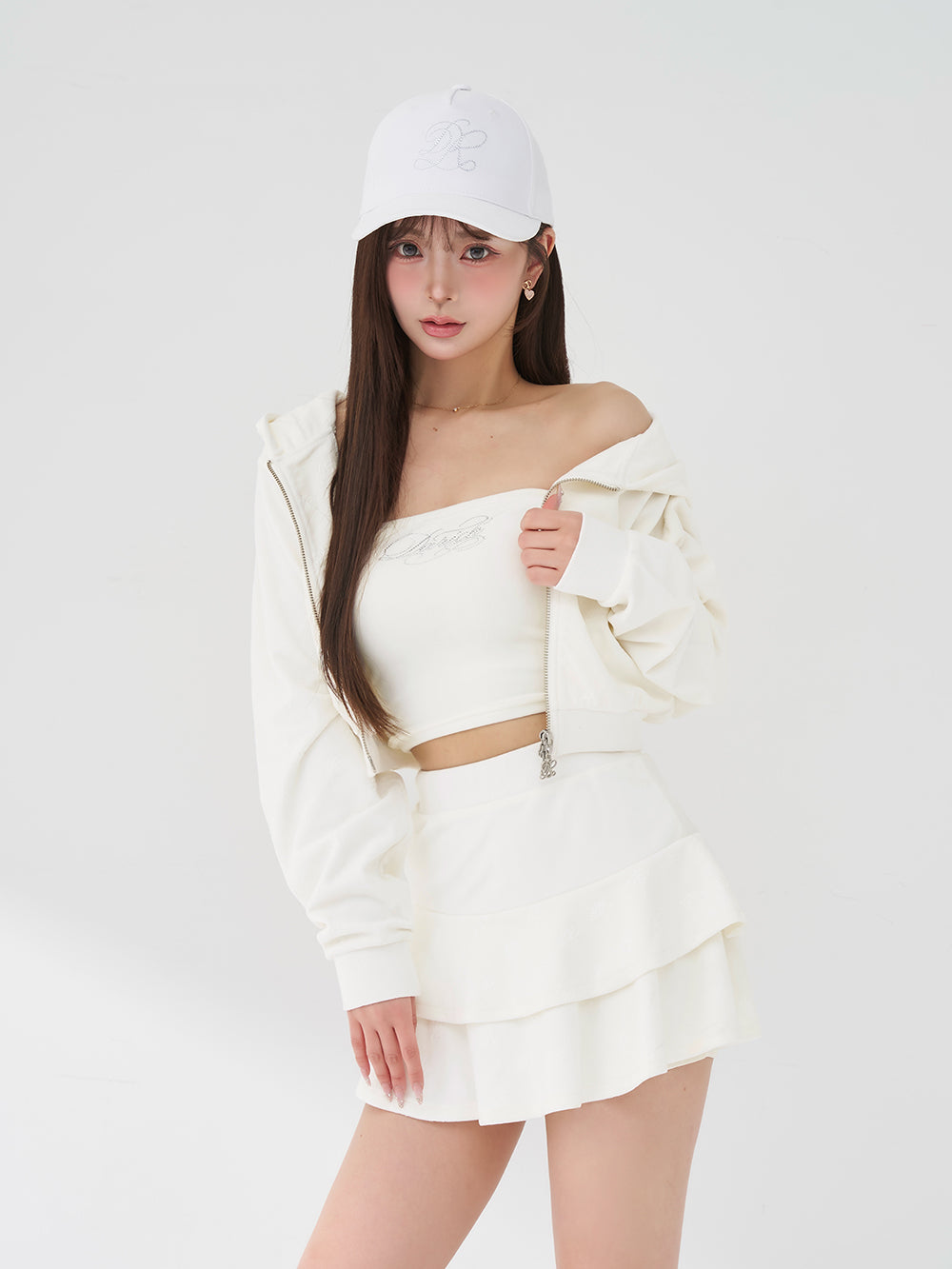 モデル：158cm（着用サイズ：FREE　着用カラー：WHT）