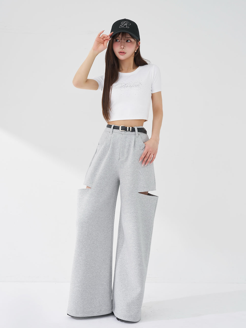 モデル：158cm（着用サイズ：FREE　着用カラー：WHT）