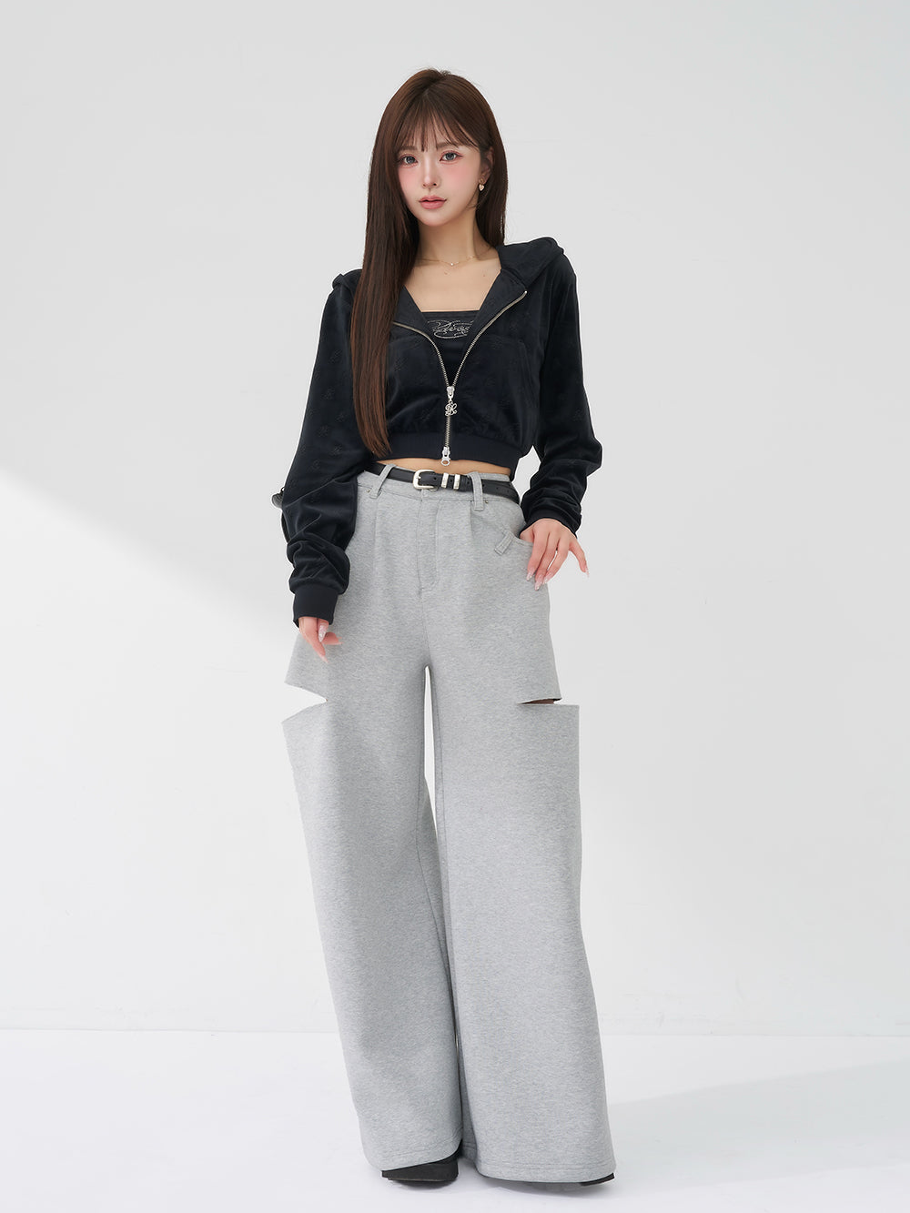モデル：158cm（着用サイズ：FREE　着用カラー：BLK）