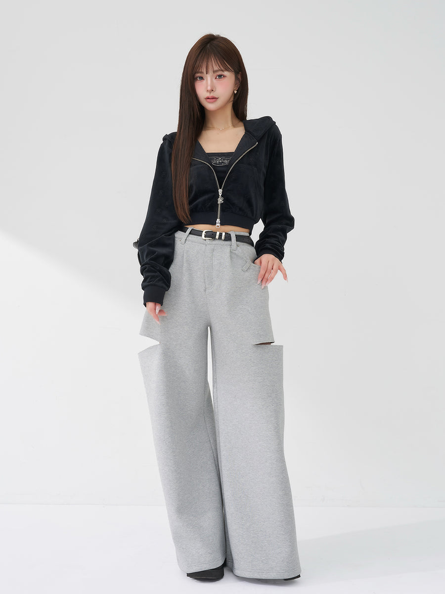 モデル：158cm（着用サイズ：FREE　着用カラー：BLK）